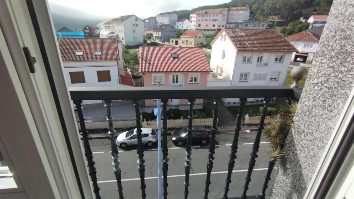 Piso en avenida Isidro Parga Pondal, Laxe
photo 3