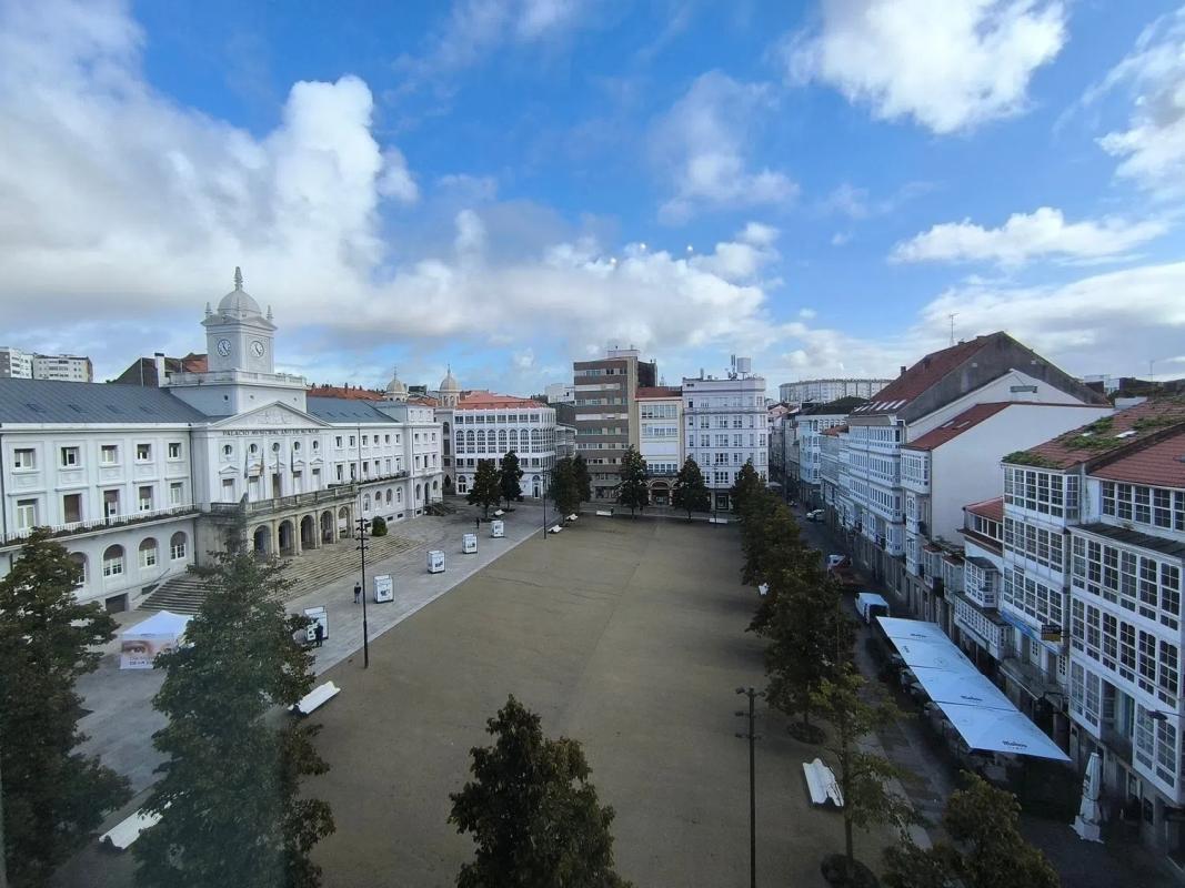 Sprzedaż mieszkania w Calle Real, 78, Ferrol
photo 1