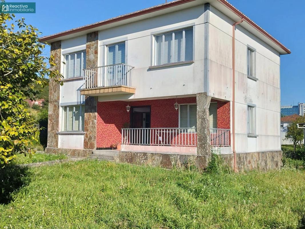 Sale of independent chalet in Calle de Vidán, Santiago de Compostela
photo 2