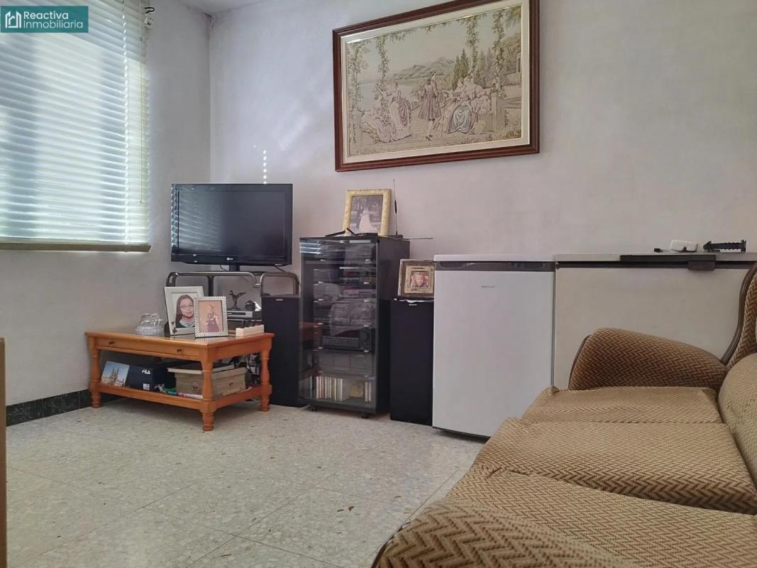 Sale of independent chalet in Calle de Vidán, Santiago de Compostela
photo 3