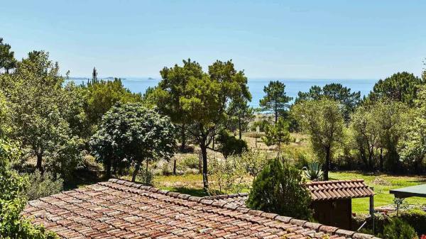 Chalet independiente en venta en  Calle Eirexa s/n, Ribeira photo 1