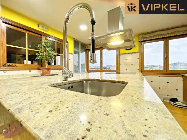 Duplex en venta en Avenida Ferrocarril, A Coruña photo 1