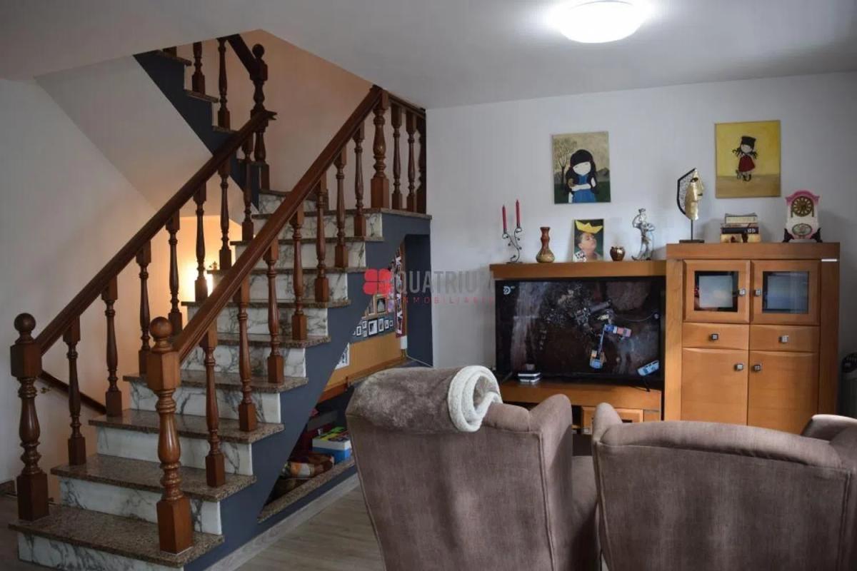 Venta de chalet independiente en Calle dos Basquiños, Santiago de Compostela
photo 3