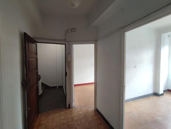 Piso en venta en  Calle de Amor Ruibal, Santiago de Compostela photo 2