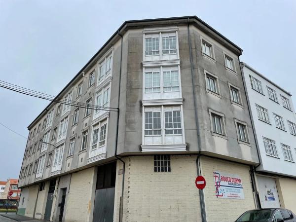 Piso en venta en  Calle Benito Vicetto, Narón photo 1