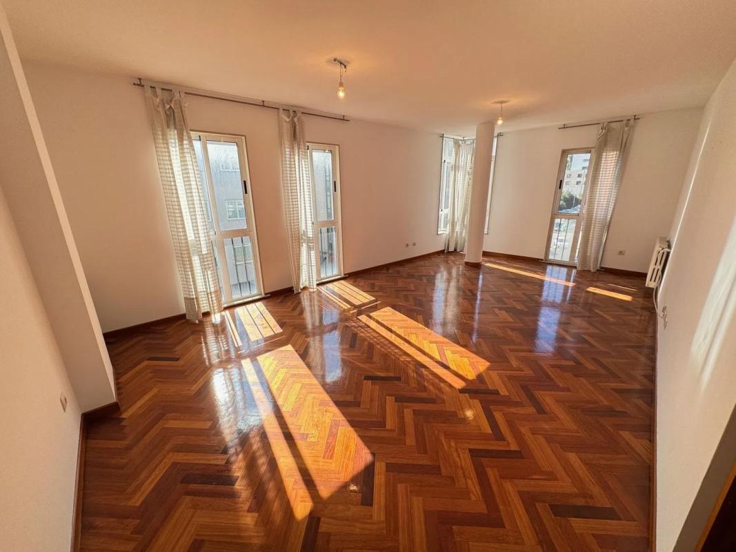 Продажа квартиры на Calle Cruxa, Эймс
 photo 2