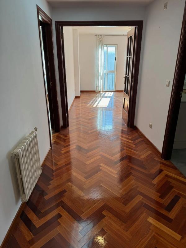 Продажа квартиры на Calle Cruxa, Эймс
 photo 3