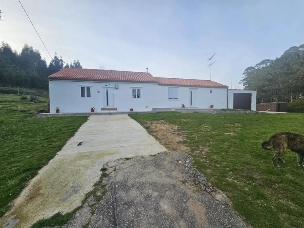 Продажа отдельного шале в Lugar Axeitos, 14, Рибейра photo 1