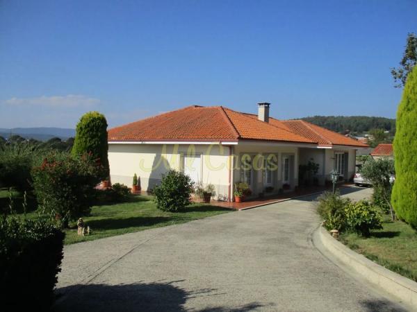 Detached villa for sale in , Noia photo 1