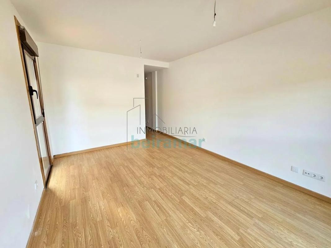 Sale of apartment in Calle Alcalde Fernández Bermúdez, Ribeira
photo 3
