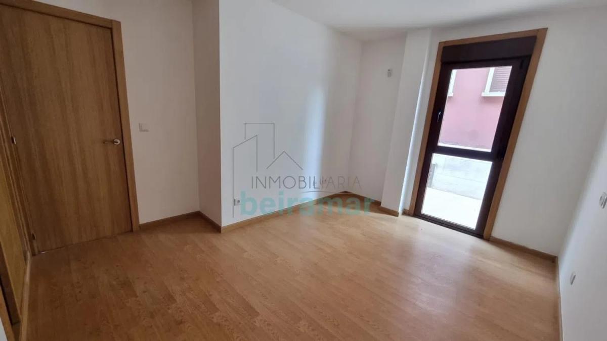Sale of apartment in Calle Alcalde Fernández Bermúdez, Ribeira
photo 3
