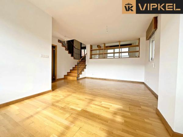 Коттедж на продажу в Zapateira, Culleredo photo 1