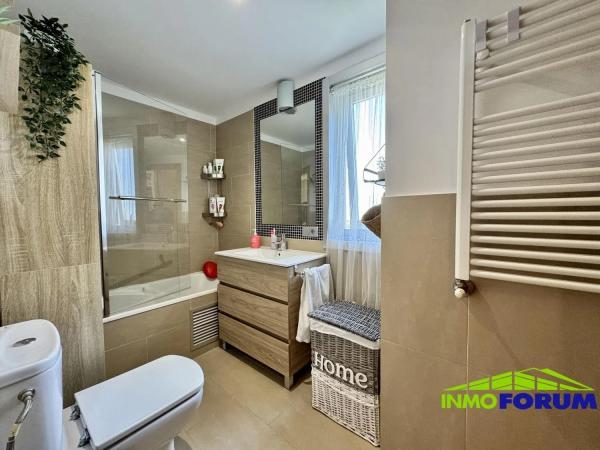 Piso en venta en  Calle Simón Bolívar, A Coruña photo 3
