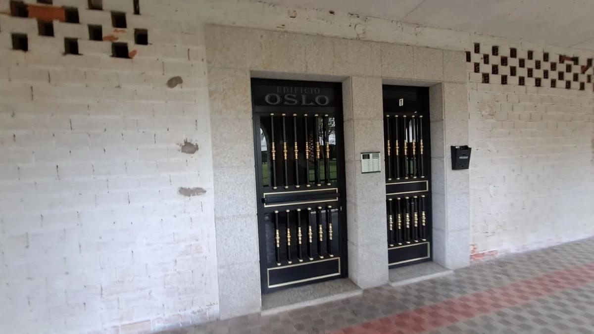 Продажа квартиры на Calle Rafael Bárez, Нарон
photo 1