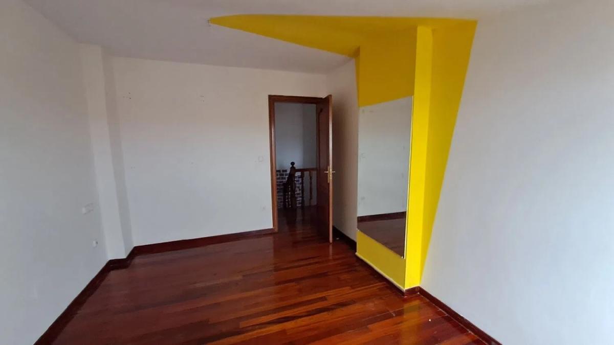 Продажа квартиры на Calle Rafael Bárez, Нарон
photo 4