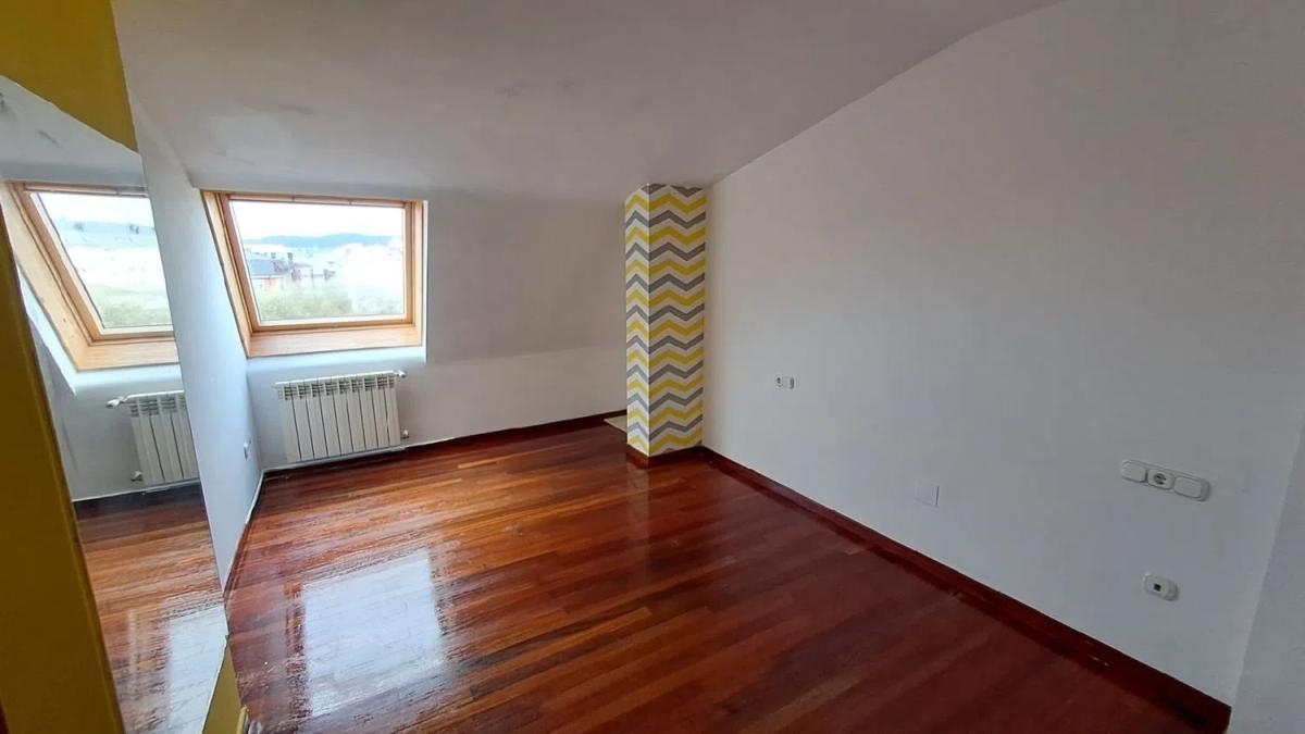 Продажа квартиры на Calle Rafael Bárez, Нарон
photo 5