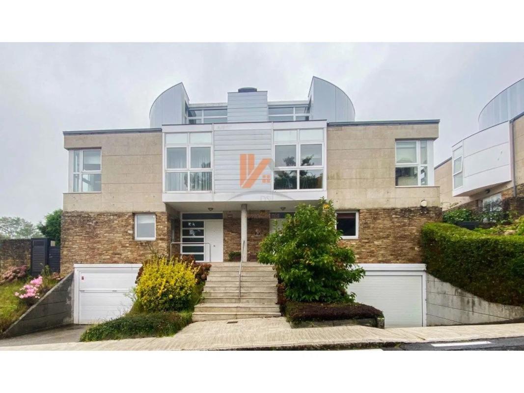 Sale of independent chalet in AC-543, 1, Santiago de Compostela
photo 1