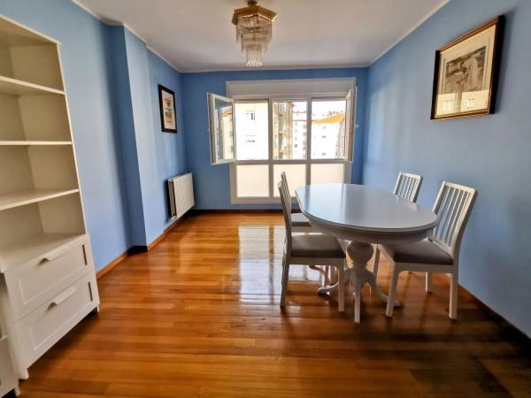 Piso en venta en  Avenida Rosalía de Castro, Ames photo 1