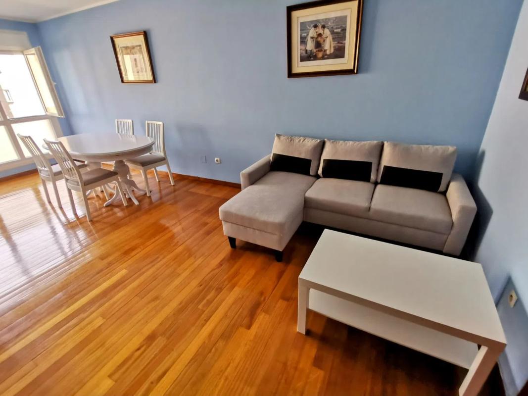 Продажа квартиры на Avenida Rosalía de Castro, Эймс
 photo 2