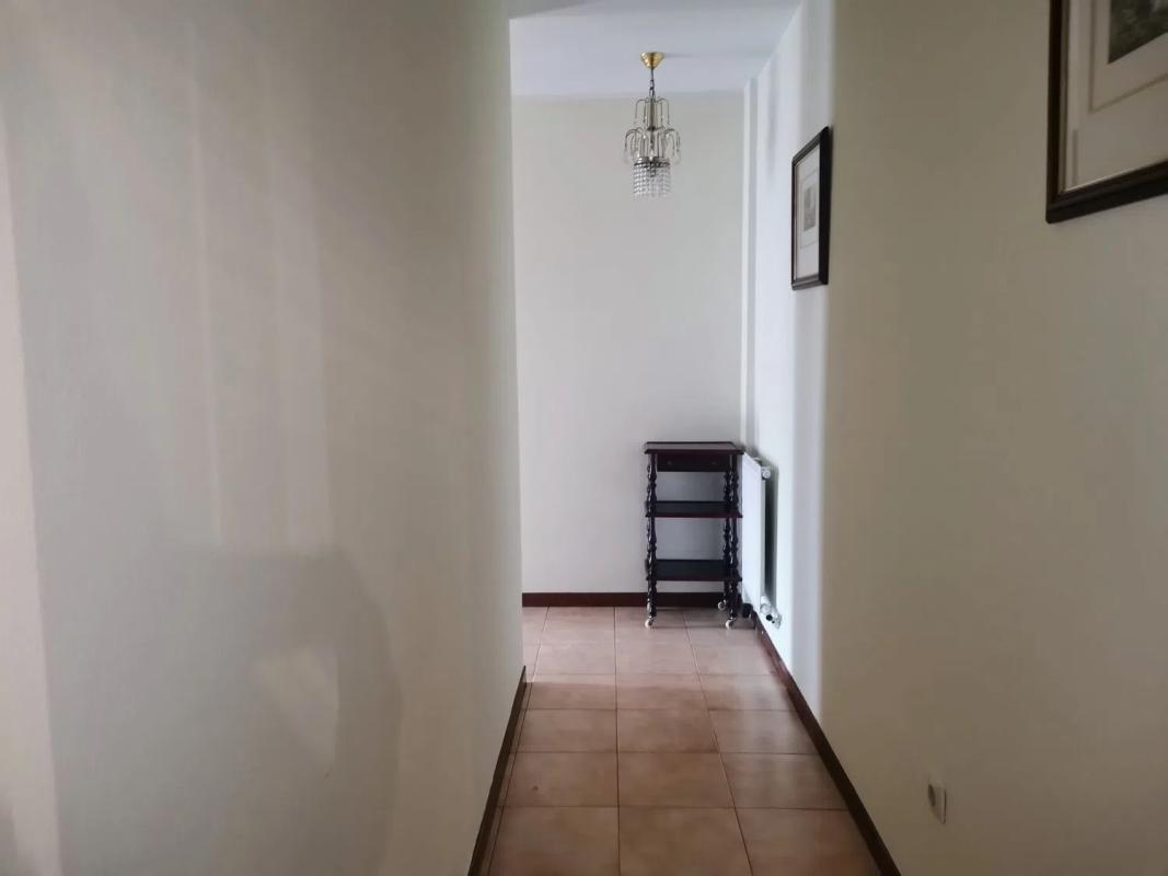Продажа квартиры на Avenida Rosalía de Castro, Эймс
 photo 4