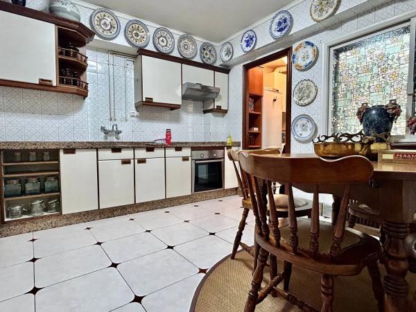Piso en venta en  Avenida Rosalía de Castro, 5, Ames photo 4