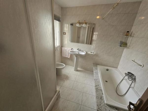 Chalet independiente en venta en , Boiro thumbnail 2