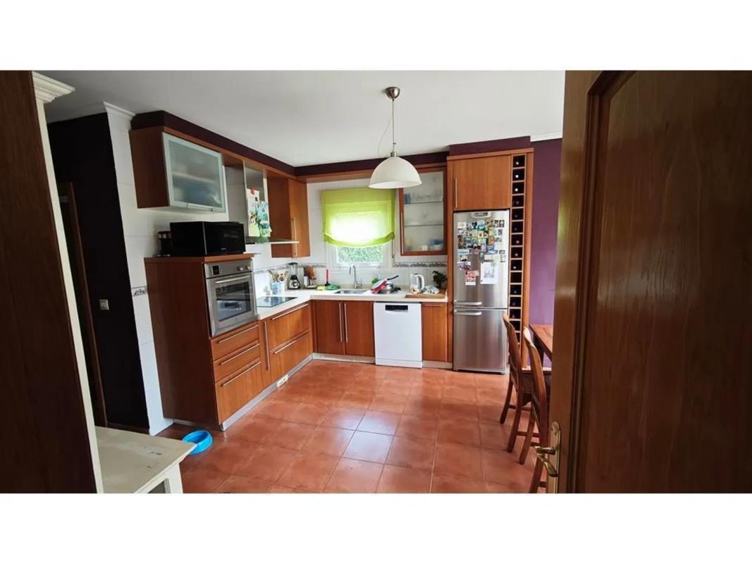 Sale of independent chalet in Calle da Barrosa, Santiago de Compostela
photo 5