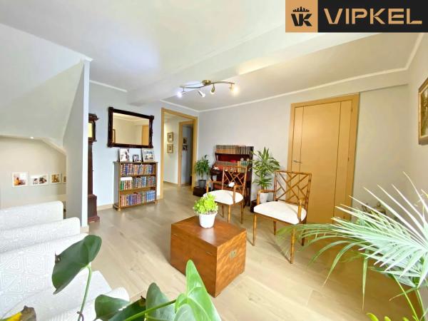Detached villa for sale in Calle menancaro, Ferrol photo 1