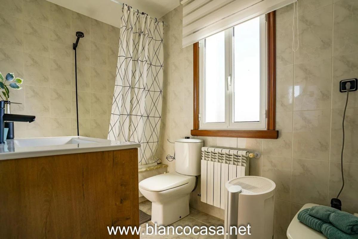 Продажа отдельного шале в , Ларача photo 4