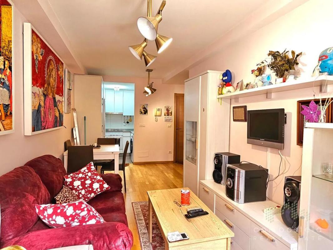 Продажа квартиры на Avenida Rosalía de Castro, Эймс
photo 2