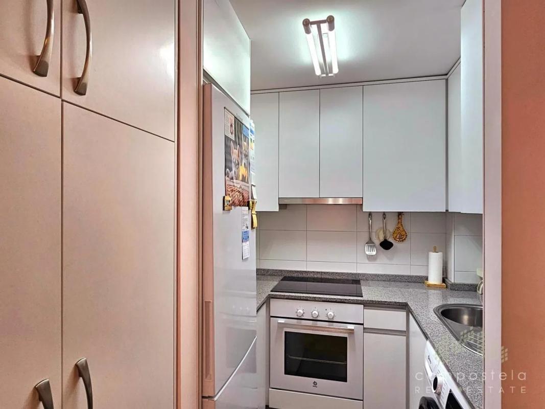 Продажа квартиры на Avenida Rosalía de Castro, Эймс
photo 3