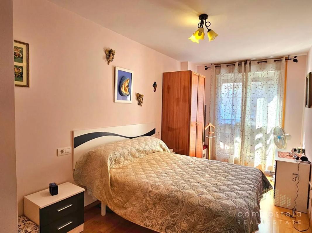 Продажа квартиры на Avenida Rosalía de Castro, Эймс
photo 5