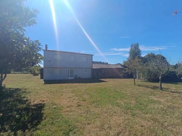 Chalet independiente en venta en , Teo thumbnail 1