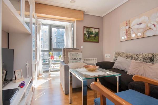 Apartment for sale in  Ronda de Outeiro, A Coruña photo 2