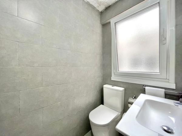 Apartment for sale in  Calle San Agustin, A Coruña photo 4