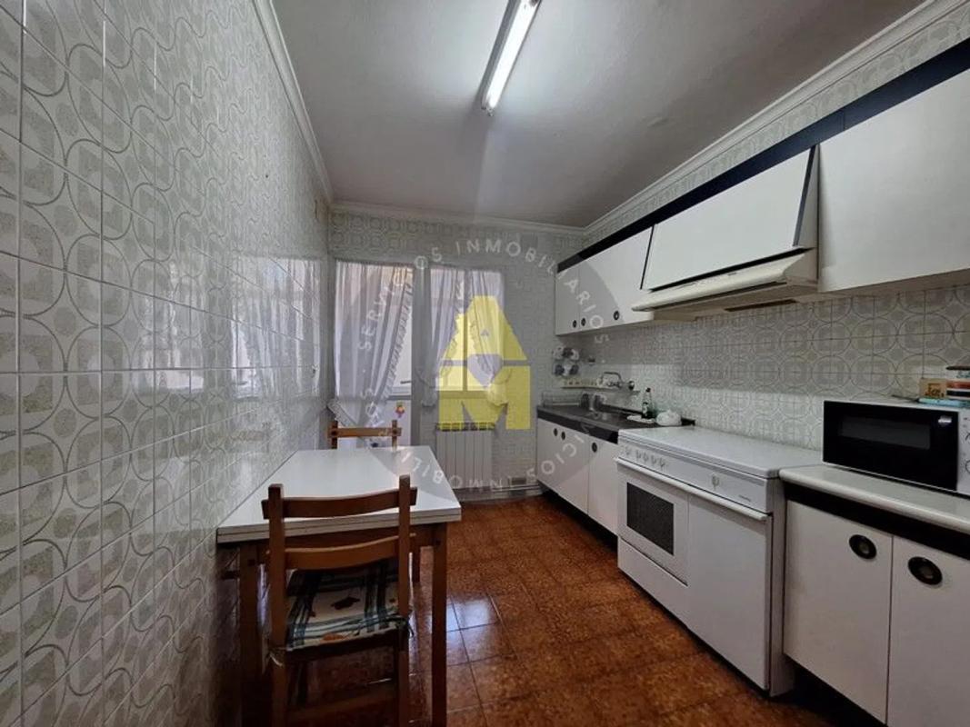 Venta de piso en Plaza Rosalía de Castro, Ferrol
photo 2