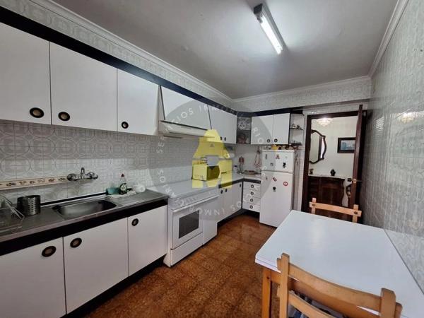 Piso en venta en  Plaza Rosalía de Castro, Ferrol photo 3
