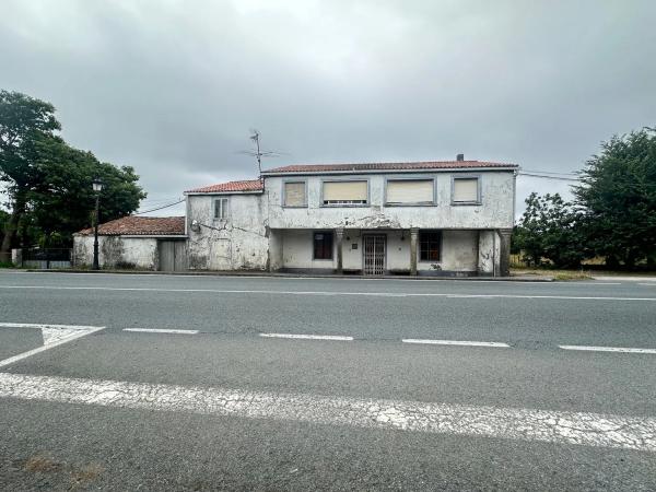 Chalet independiente en venta en , O Pino thumbnail 1