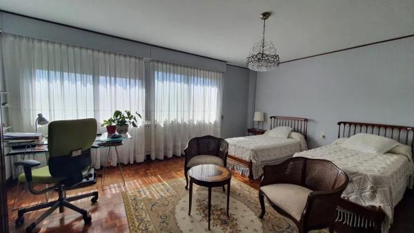 Piso en venta en Santiago Rey Fernández Latorre, A Coruña thumbnail 2