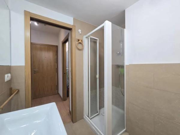 Piso en venta en Someso - Matogrande, A Coruña thumbnail 2