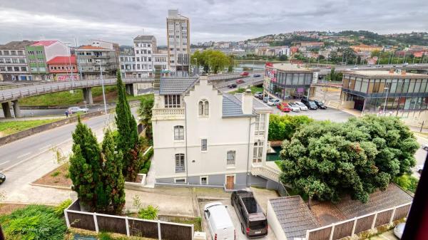 Piso en venta en Avenida Santa Cristina, Oleiros photo 1