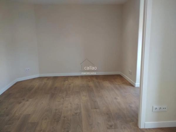 Piso en venta en Canido, Ferrol thumbnail 2