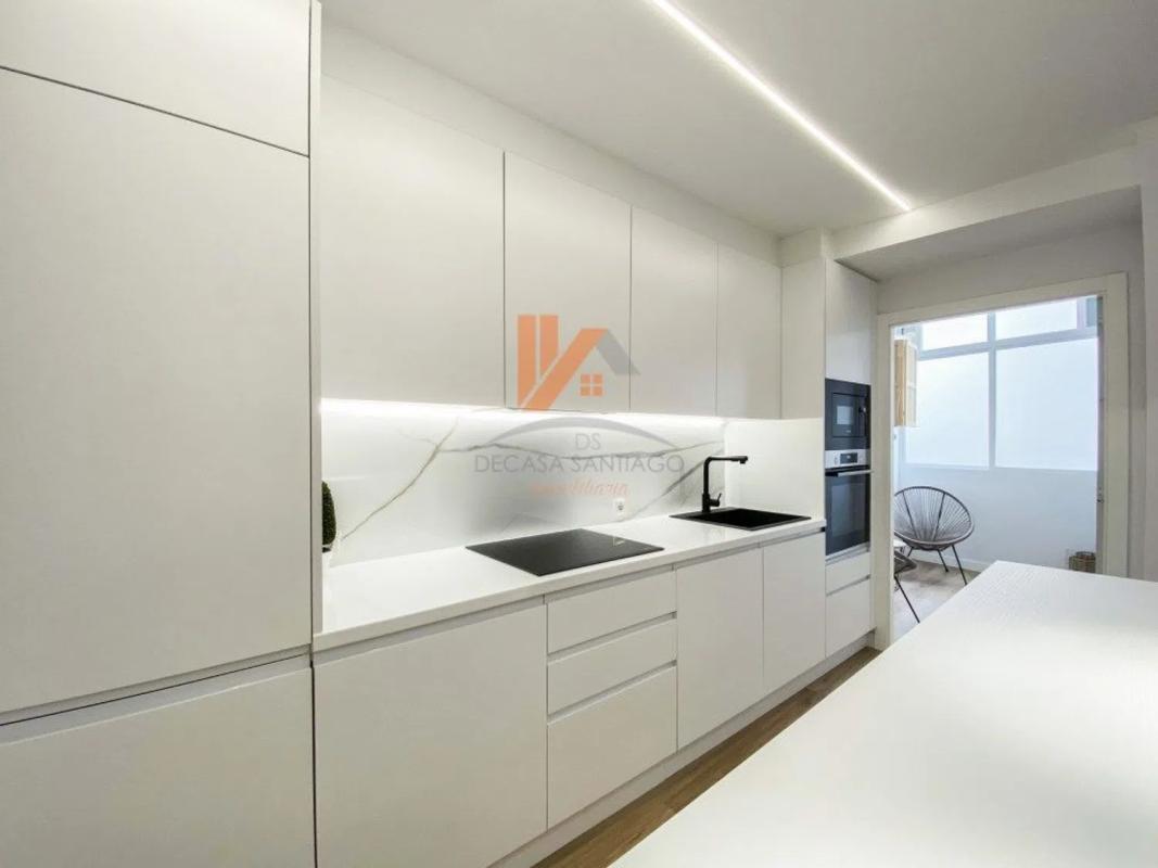 Продажа квартиры на Ensanche - Sar, Сантьяго-де-Компостела
photo 3