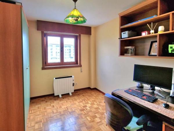 Piso en venta en Birloque, A Coruña thumbnail 1