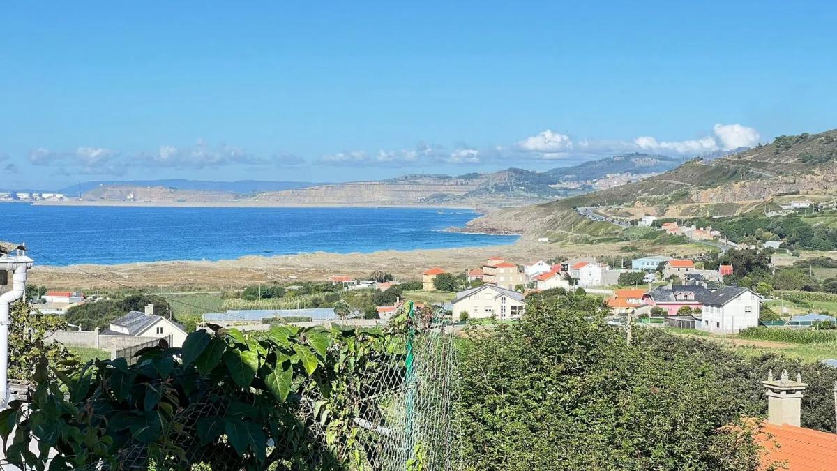 Sale of independent chalet in Lugar Chamin Abaixo, Arteijo
 photo 2