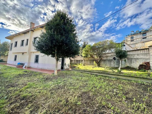 Detached villa for sale in  Travesía de Chamín, Arteixo photo 1