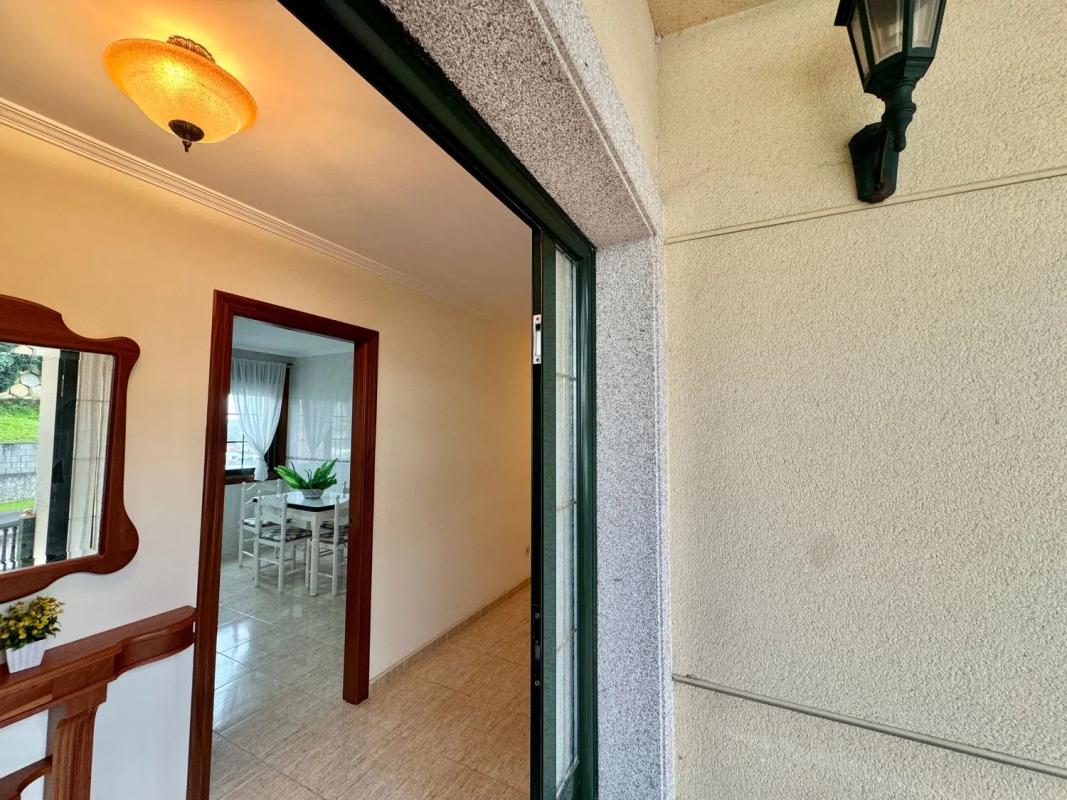 Sale of independent chalet in Travesía de Chamín, Arteijo
 photo 3