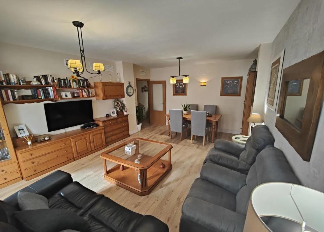 Sale of apartment in Calle de Joan Baptista Baset i Ramos, El Campello
 photo 2