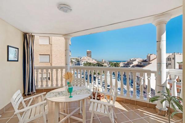 Apartment for sale in  Calle Sant Bartomeu, El Campello photo 1