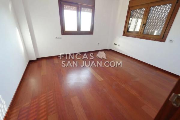 Chalet independiente en venta en Pueblo Acantilado - Lanuza, El Campello thumbnail 2